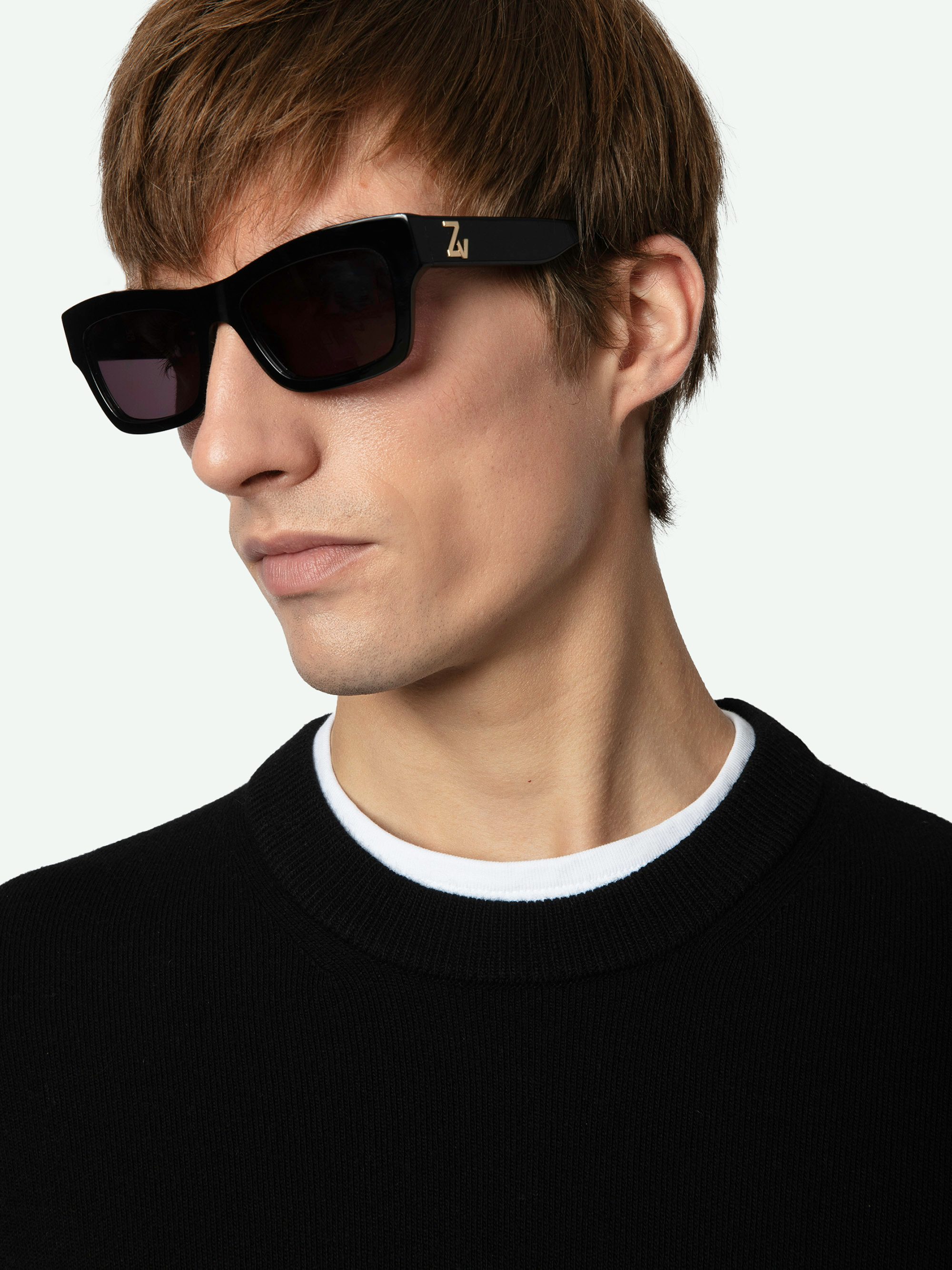 Pullover Marko 100% Wolle - Schwarzer Pullover aus 100% Merinowolle mit Rundhalsausschnitt und langen Ärmeln.